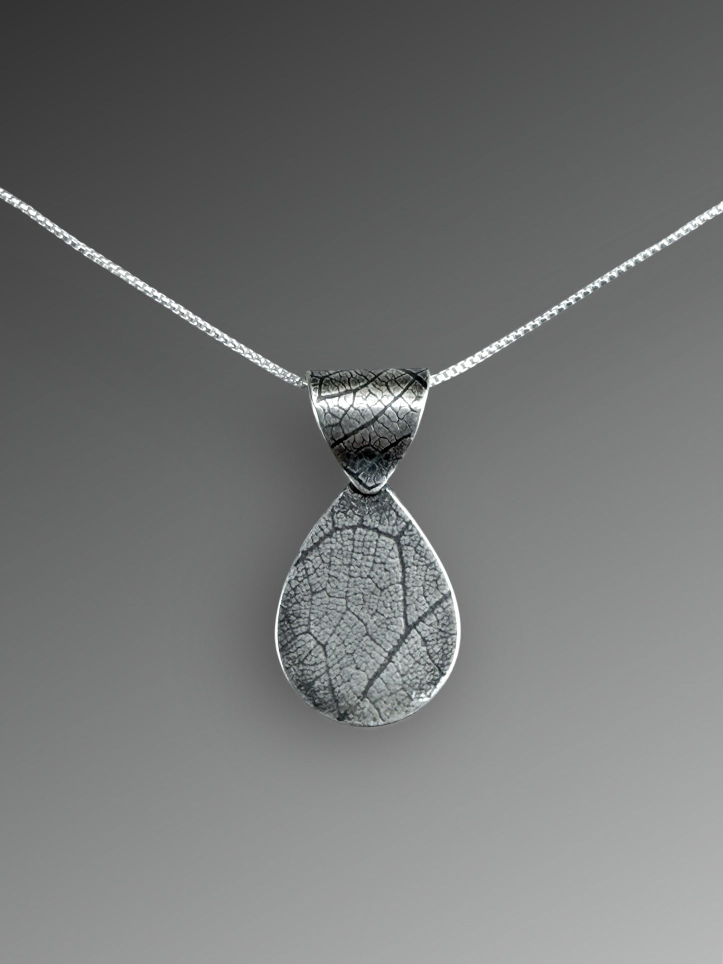 Dendritic Agate Necklace with Leaf Pattern