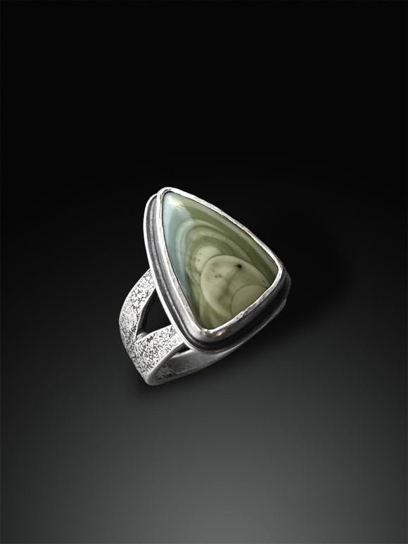 Imperial Jasper Ring with Reticulated Band, Size 9.5