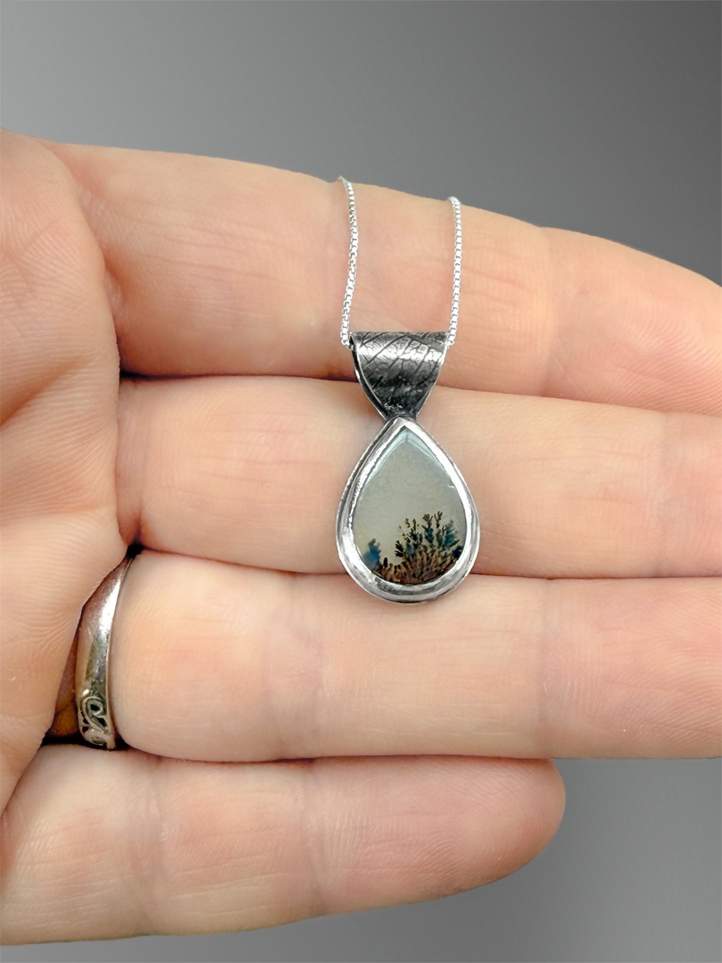 Dendritic Agate Necklace with Leaf Pattern