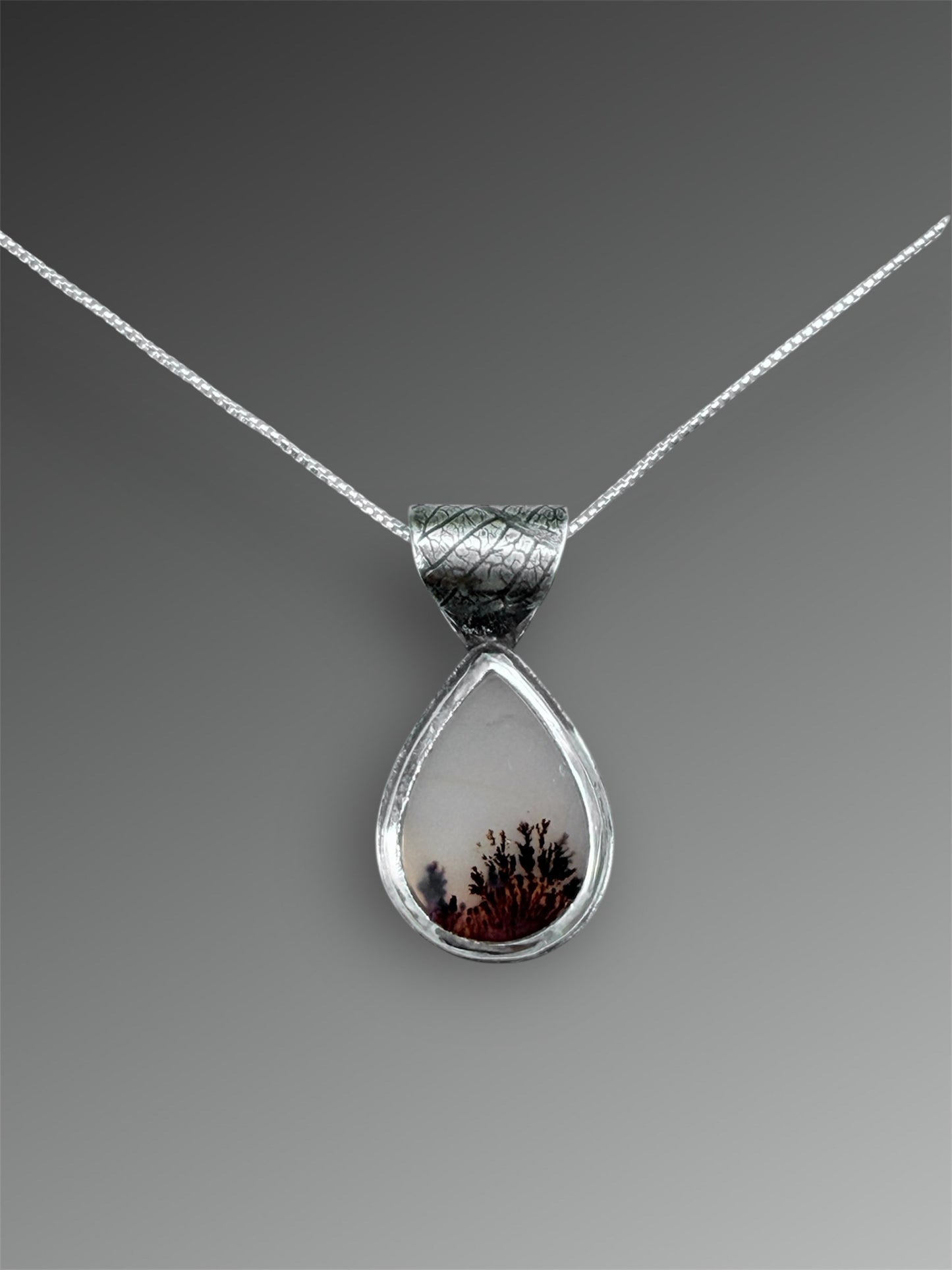 Dendritic Agate Necklace with Leaf Pattern