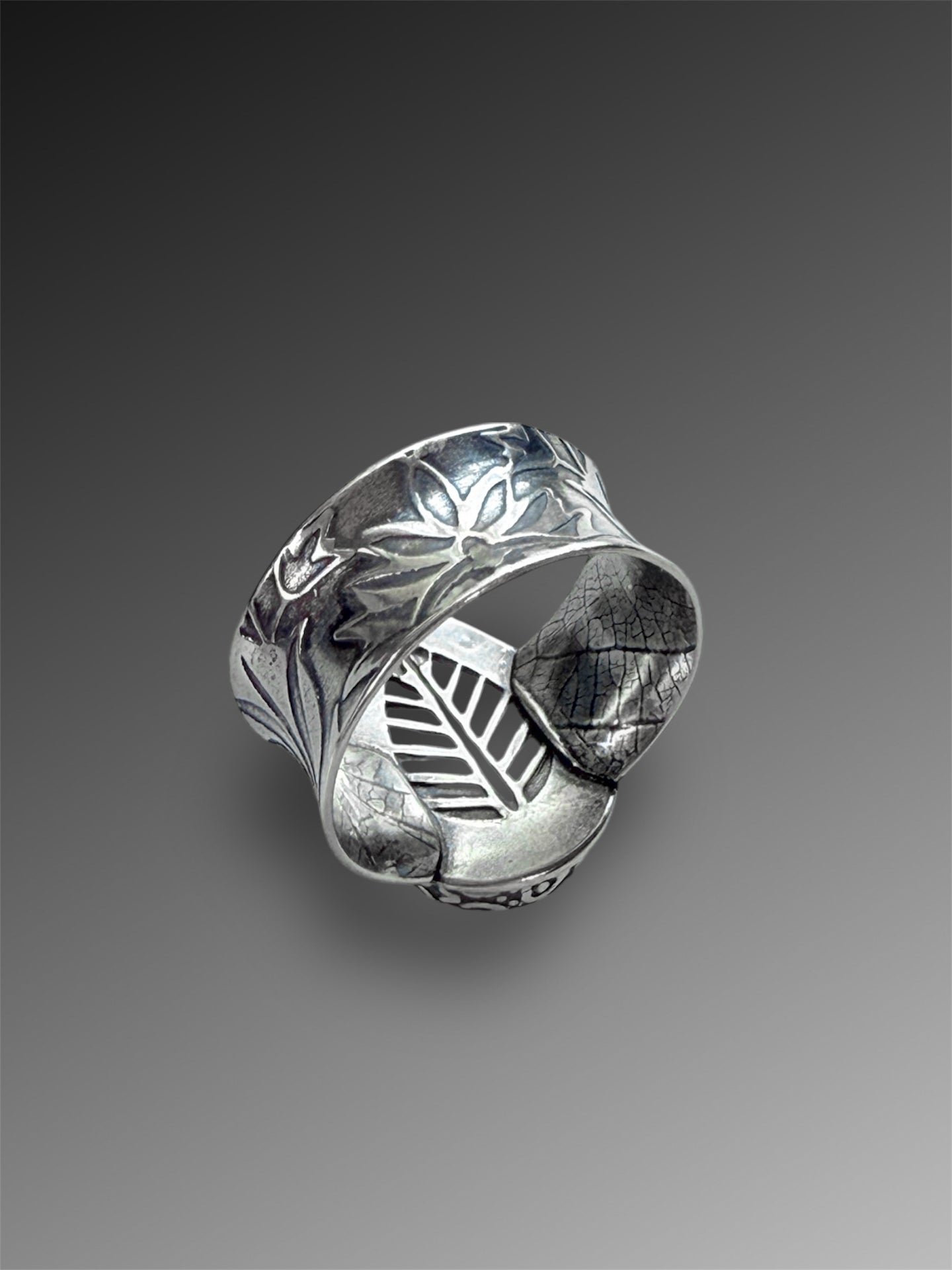 Hubei Turquoise Ring on Flared Band, Size 7 1/2